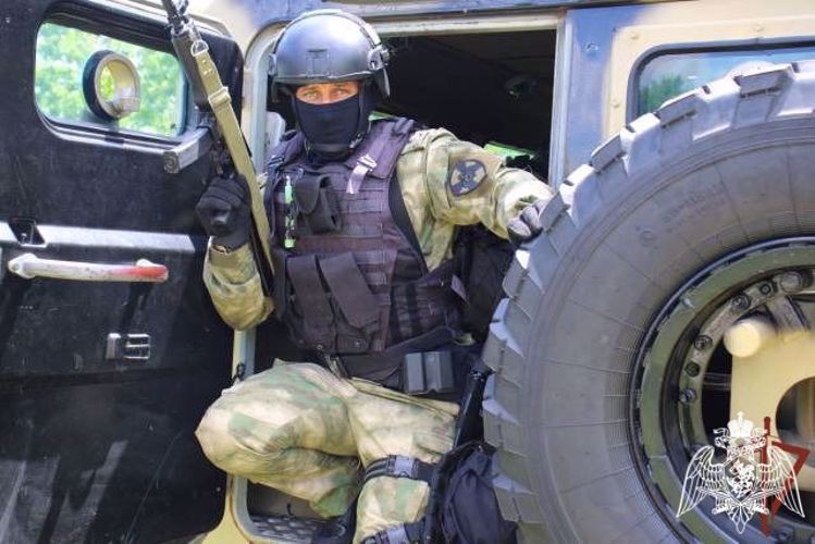 Los militares de Rosguardia de origen de Karacháyevo-Cherkesia ayudaron a evacuar a los hockeístas rusos del Khersón
