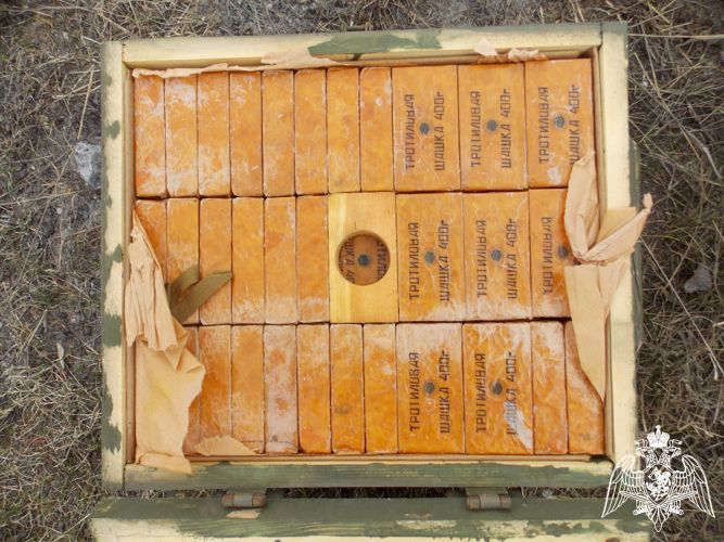 Los militares de las unidades especiales de Rosguardia descubrieron y neutralizaron más de 400 kilos de trotilo en la provincia de Khárkov