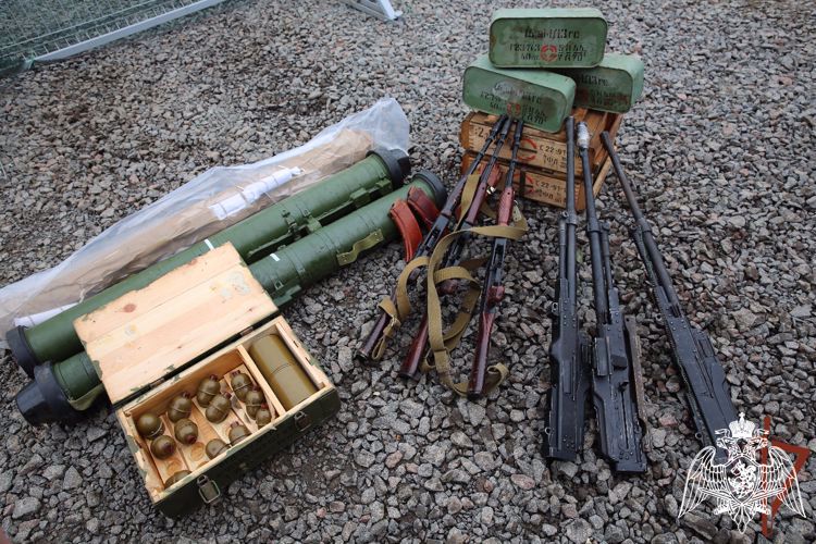 Los militares de Rosguardia descubrieron las armas y municiones de los nacionalistas en las provincias de Khárkov y Zaporózhie