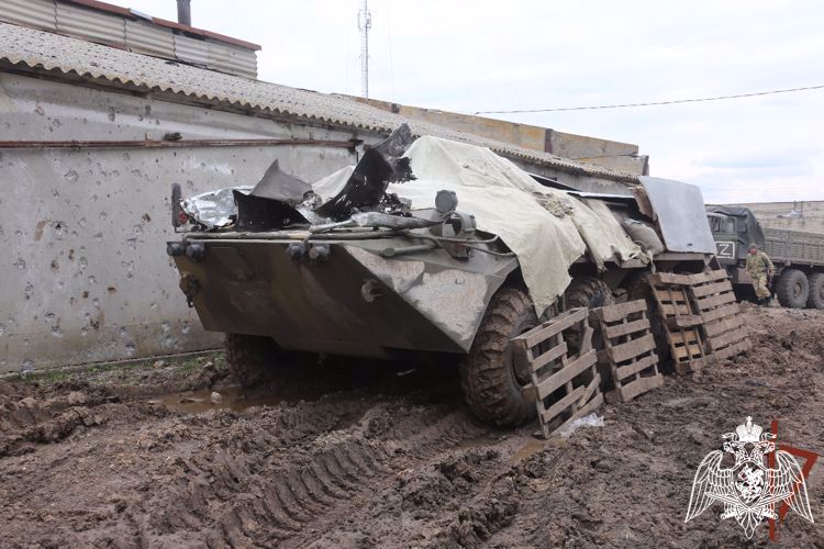 En la provincia de Khárkov los militares de Rosguardia abatieron un grupo acorazado que intentaba abrirse paso hacia una localidad