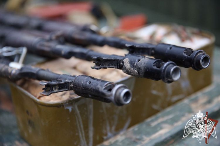 Los militares de Rosguardia descubrieron un zulo con las armas de los saboteadores en la provincia de Khersón