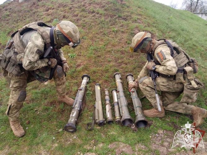 Los agentes de inteligencia de Rosduardia revelaron un zulo grande de municiones de las fuerzas de operaciones especiales ucranianas