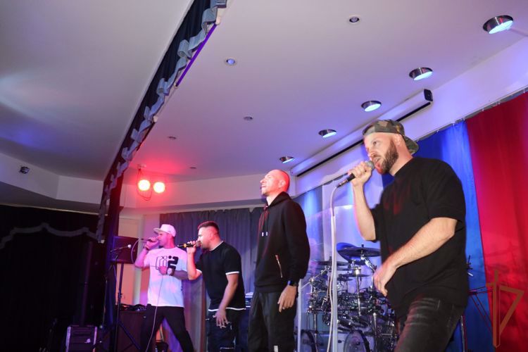 Las estrellas del rock ruso dieron el concierto en el hospital militar clínico de Rosguardia
