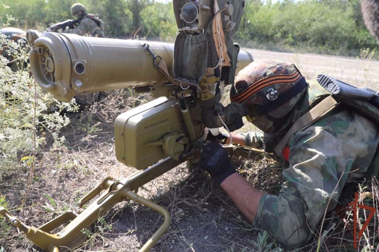 En la República Popular de Lugánsk los militares de Rosguardia derrotaron la técnica y la fuerza viva del enemigo