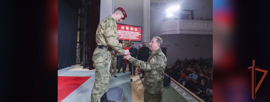 El jefe de Rosguardia Víktor Zólotov felicitó a los ganadores del torneo "Vítyaz-contact"