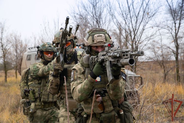 Los militares de Rosguardia destruyeron más de 20 objetivos enemigos y detuvieron a los 27 sospechosos de complicidad a las Fuerzas Armadas de Ucrania