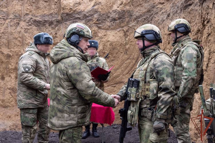 Director de Rosguardia visitó las unidades de la institución en la República de Crimea y en la provincia de Khersón