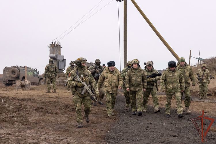 Director de Rosguardia visitó las unidades de la institución en la República de Crimea y en la provincia de Khersón