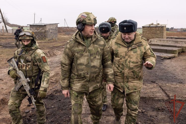 Director de Rosguardia visitó las unidades de la institución en la República de Crimea y en la provincia de Khersón
