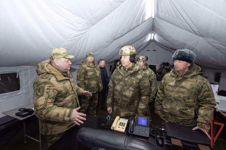 Director de Rosguardia visitó las unidades de la institución en la República de Crimea y en la provincia de Khersón