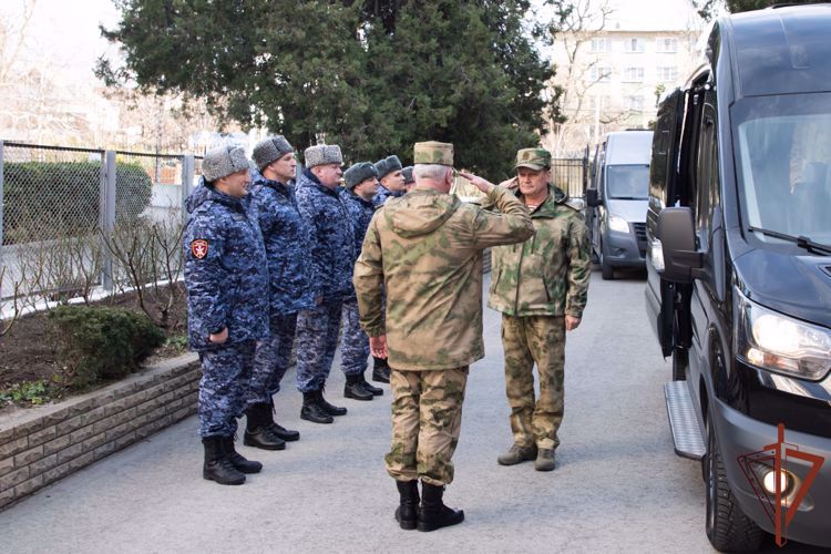 General coronel Aleksei Bezzúbikov efectuó una visita con fines especiales en el distrito del Sur de las tropas de la guardia nacional y la zona de la celebración de la operación militar especial.