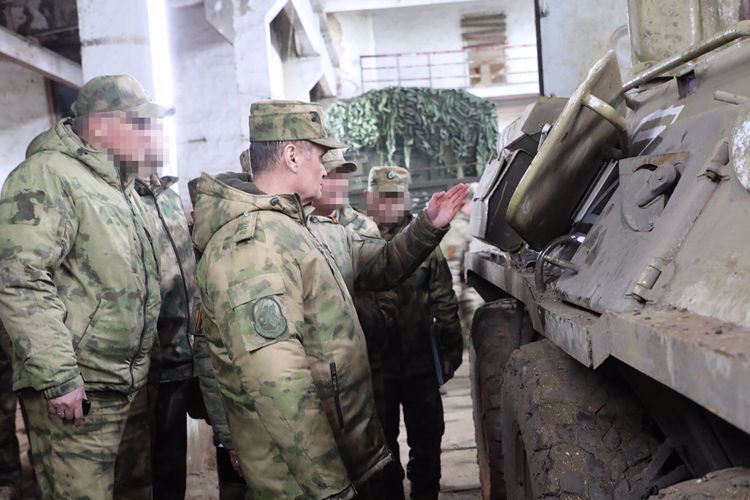 General coronel Aleksei Bezzúbikov efectuó un viaje de trabajo en el distrito del sur de las tropas de la guardia nacional en la zona de celebración de la operación militar especial
