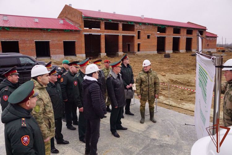 El subdirector de Rosguardia general coronel Alekséi Bezzúbikov efectuó un viaje especial en el distrito del Este de las tropas de la guardia nacional