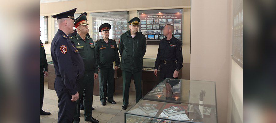 El secretario del estado - subdirector de Rosguardia general coronel Oleg Plokhói efectuó un viaje de trabajo en la ciudad de Nizhni Nóvgorod
