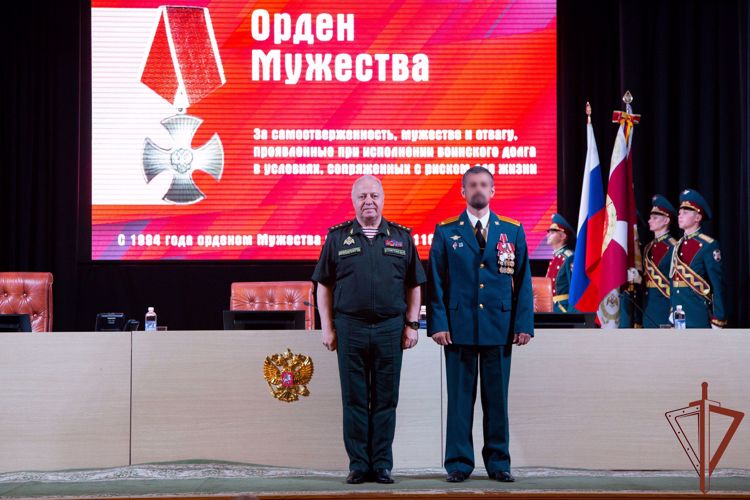 Coronel general Víktor Strigunóv tomó parte en la exposición sumaria de la actividad combativa de la División autónoma (ODON) de F.E. Dzerzhínski