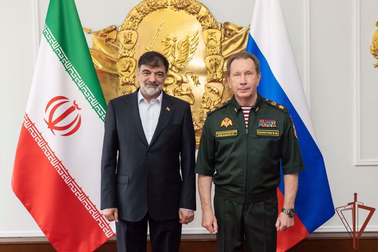 El director de Rosguardia Víktor Zólotov celebró un encuentro de trabajo con el comandante en jefe de las Fuerzas de la protección del orden de la República Islámica de Irán