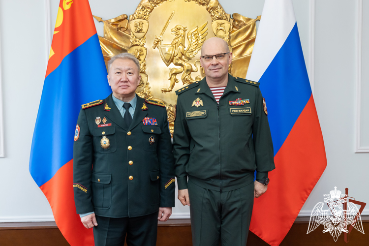 General coronel Oleg Plokhoi firmó el memorandum del entendimiento entre la Rosguardia y las tropas interiores de Mongolia