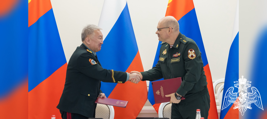 General coronel Oleg Plokhoi firmó el memorandum del entendimiento entre la Rosguardia y las tropas interiores de Mongolia